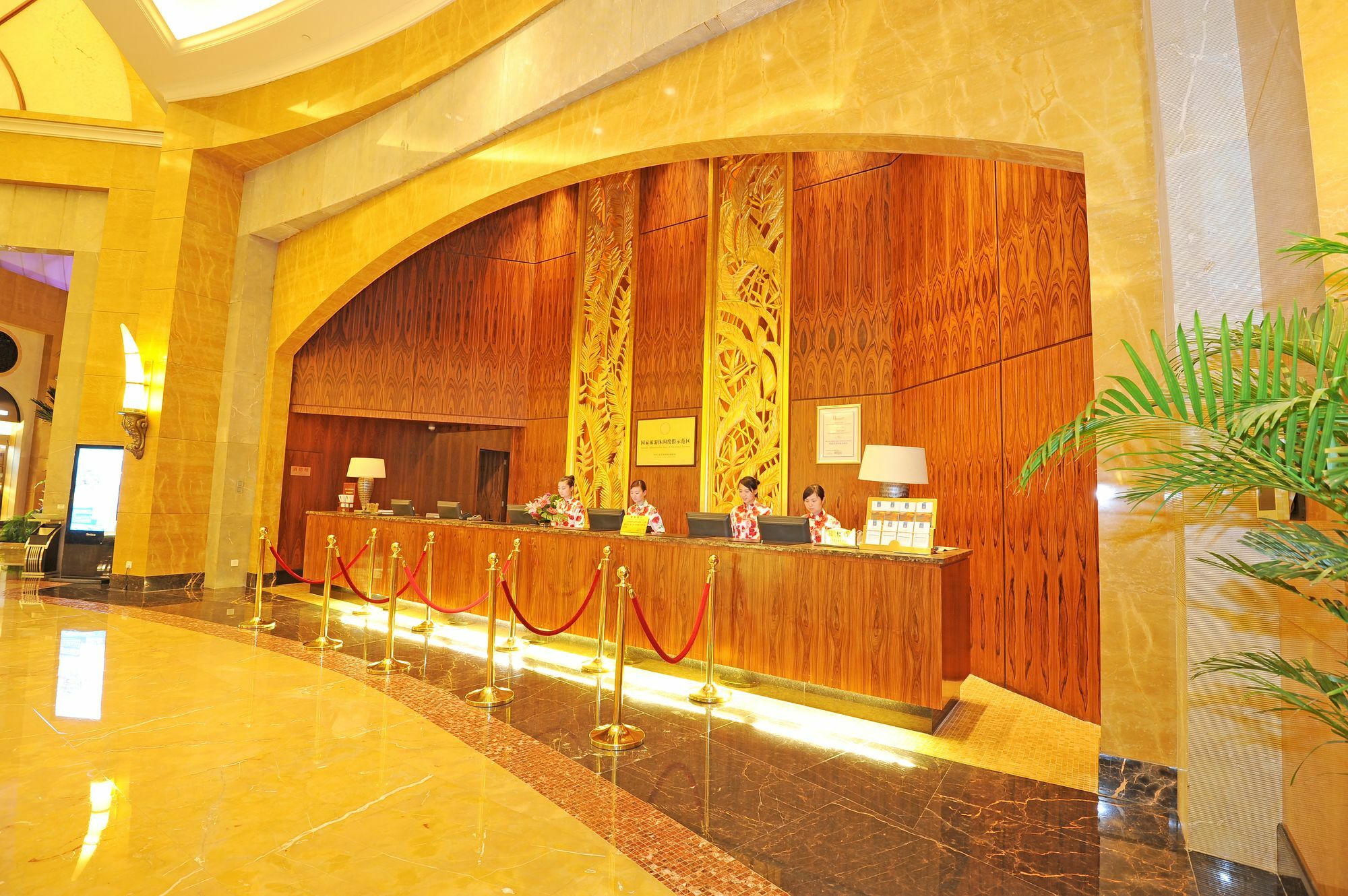 Ocean Spring Grand Metropark Hotel Csuhaj Kültér fotó